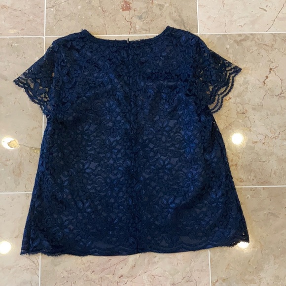 Lace navy short sleeve top💙💙 - Picture 4 of 5